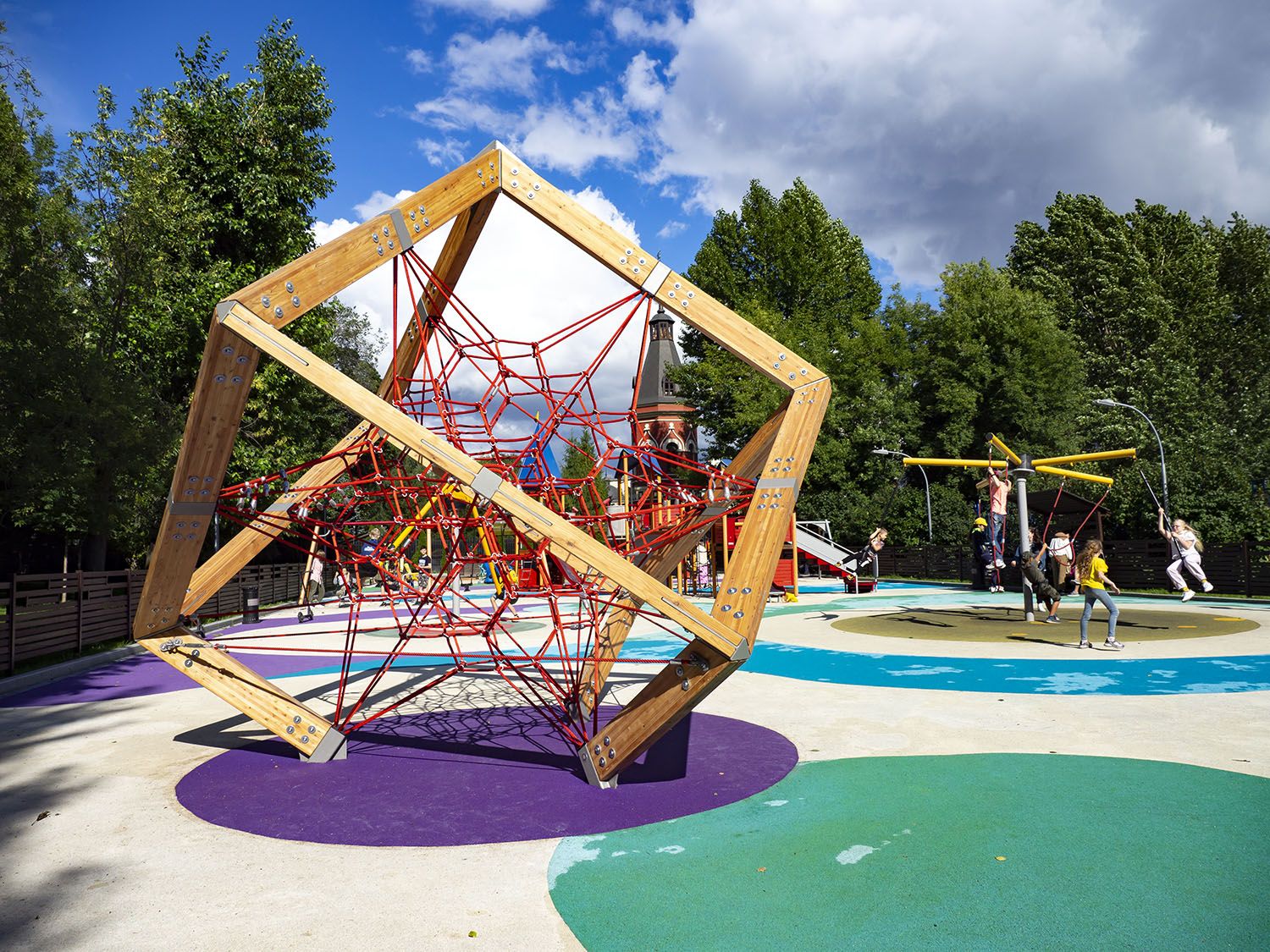 Berliner The Cube L в Таганском парке