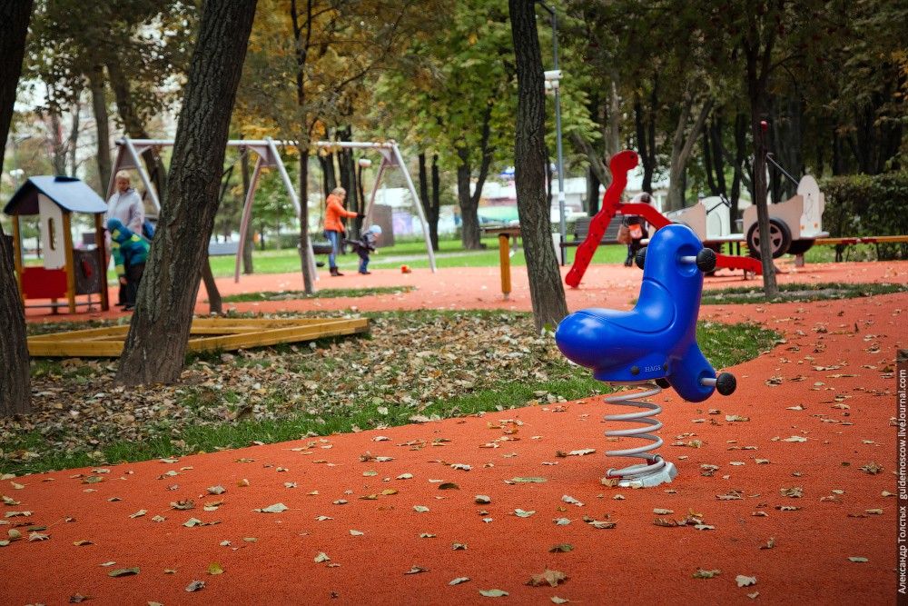 "Гончаровский" парк (ул. Руставели)